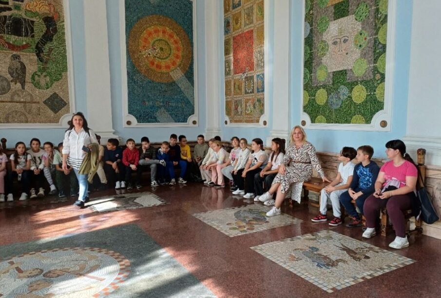 Poseta učenika OŠ Jovan Popović Gradskoj upravi Kruševca