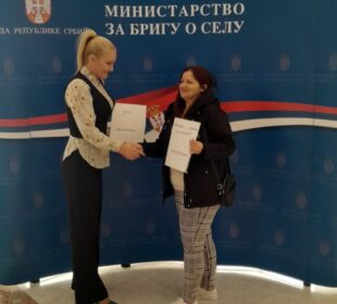 Potpisani ugovori za kupovinu seoske kuće