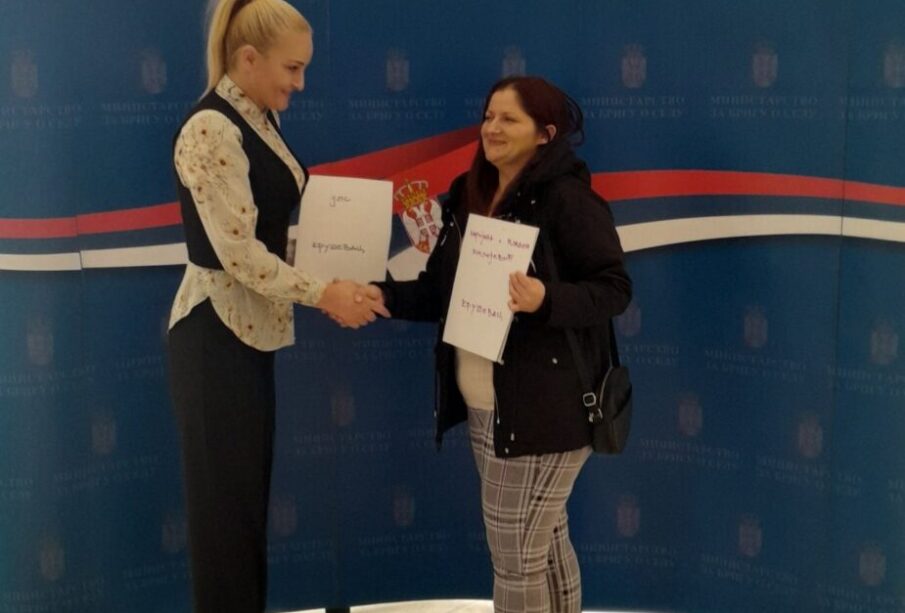 Potpisani ugovori za kupovinu seoske kuće