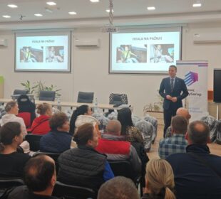 Grad Kruševac Podela dečijih auto sedišta